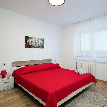 Apartament In Sajini Mit Grill, Gemeinsamem Pool Und Garten Barban